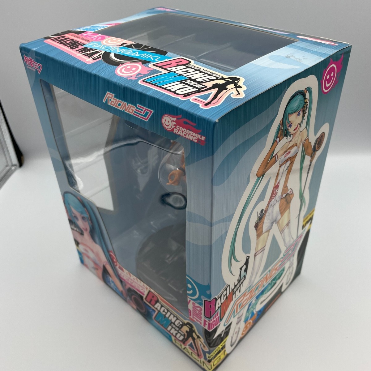 RACINGミク 2010 ver. 1/8スケールフィギュア Racing Miku 2010 ver. 1/8 PVC Figure Good Smile Racing From