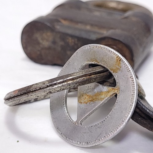 Vintage Sargent Padlock Key USMC Named F.H. Johncox Metal Token Tag H.Q. 2 7 - Picture 6 of 10