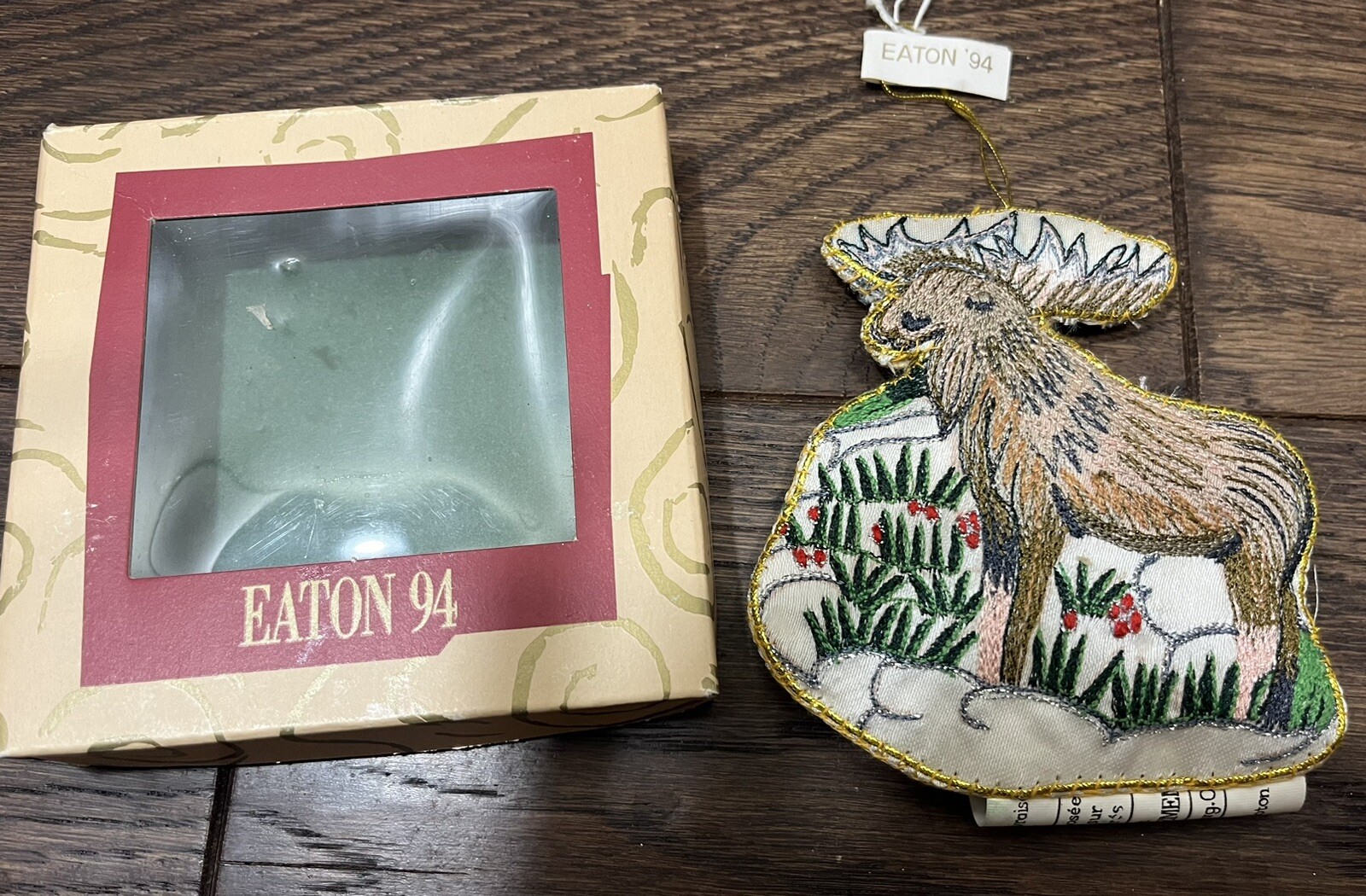 🔥 Vtg EATON Embroidered Reindeer Christmas Ornament 1994 original box 4.25”