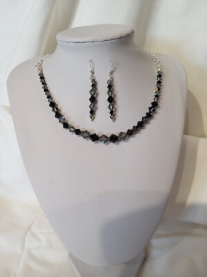 Halskette mit Swarovski Schwarz und Graphit Kristall Element Silber 32£ bis 29£