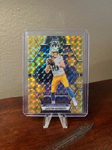 2023 Panini Mosaic Reactive Yellow Mosaic Prizm Justin Herbert #127