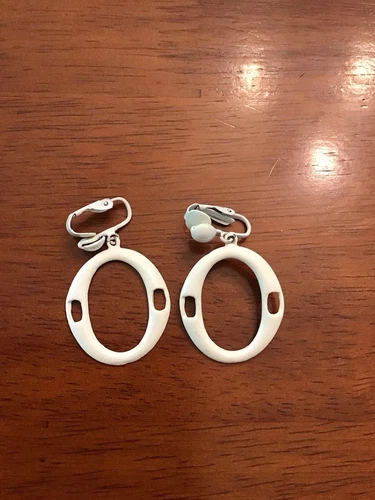 Vintage White Loop Earrings Clip-on 50's-60's