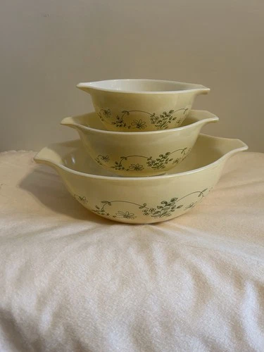 Vintage Set Of 3 Pyrex Shenandoah Cinderella Mixing Bowls Nesting With Handles