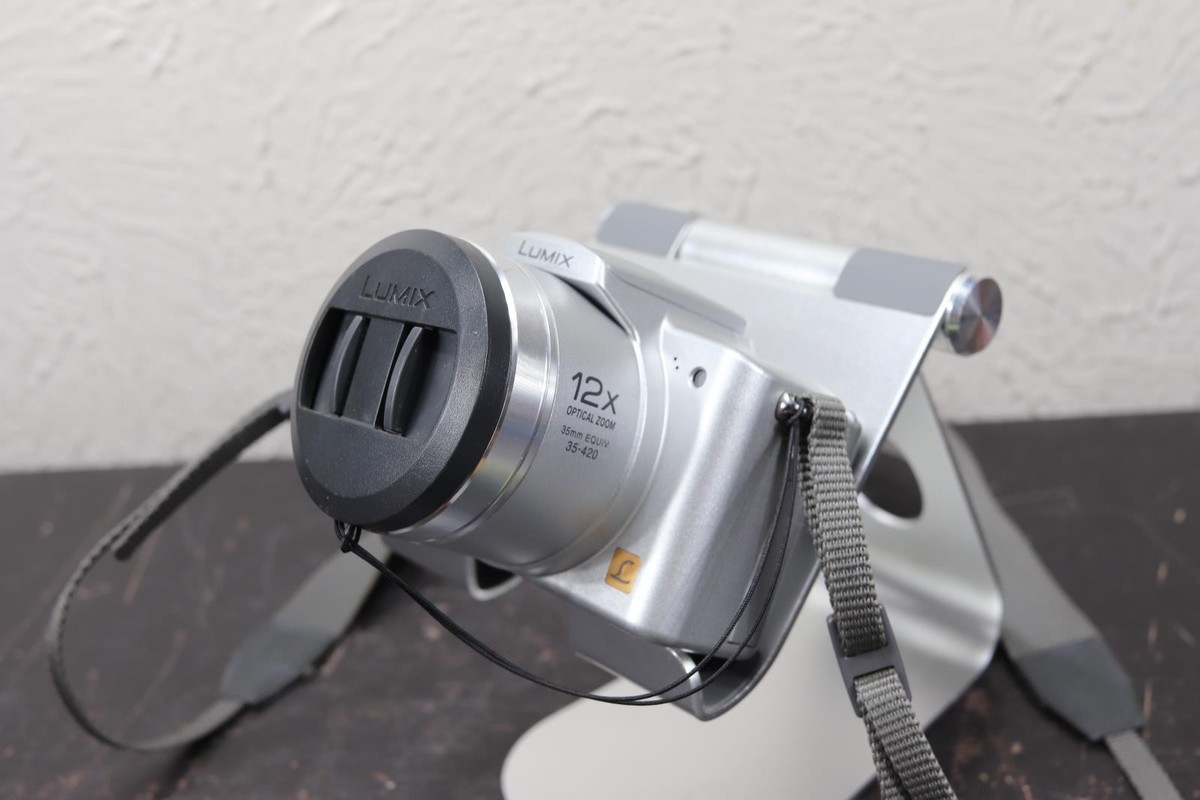 美品】Panasonic LUMIX DMC-FZ3 シルバー②