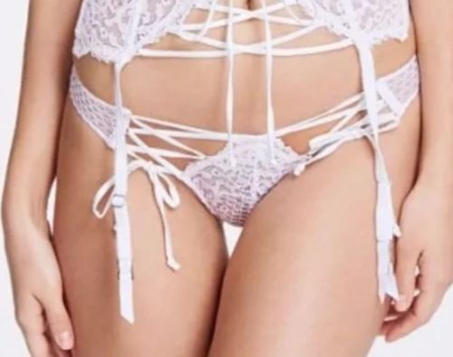 34B or 34C VICTORIA'S SECRET VERY SEXY  CHROCHET LACE WHITE LINGERIE 5 Piece SET image 8
