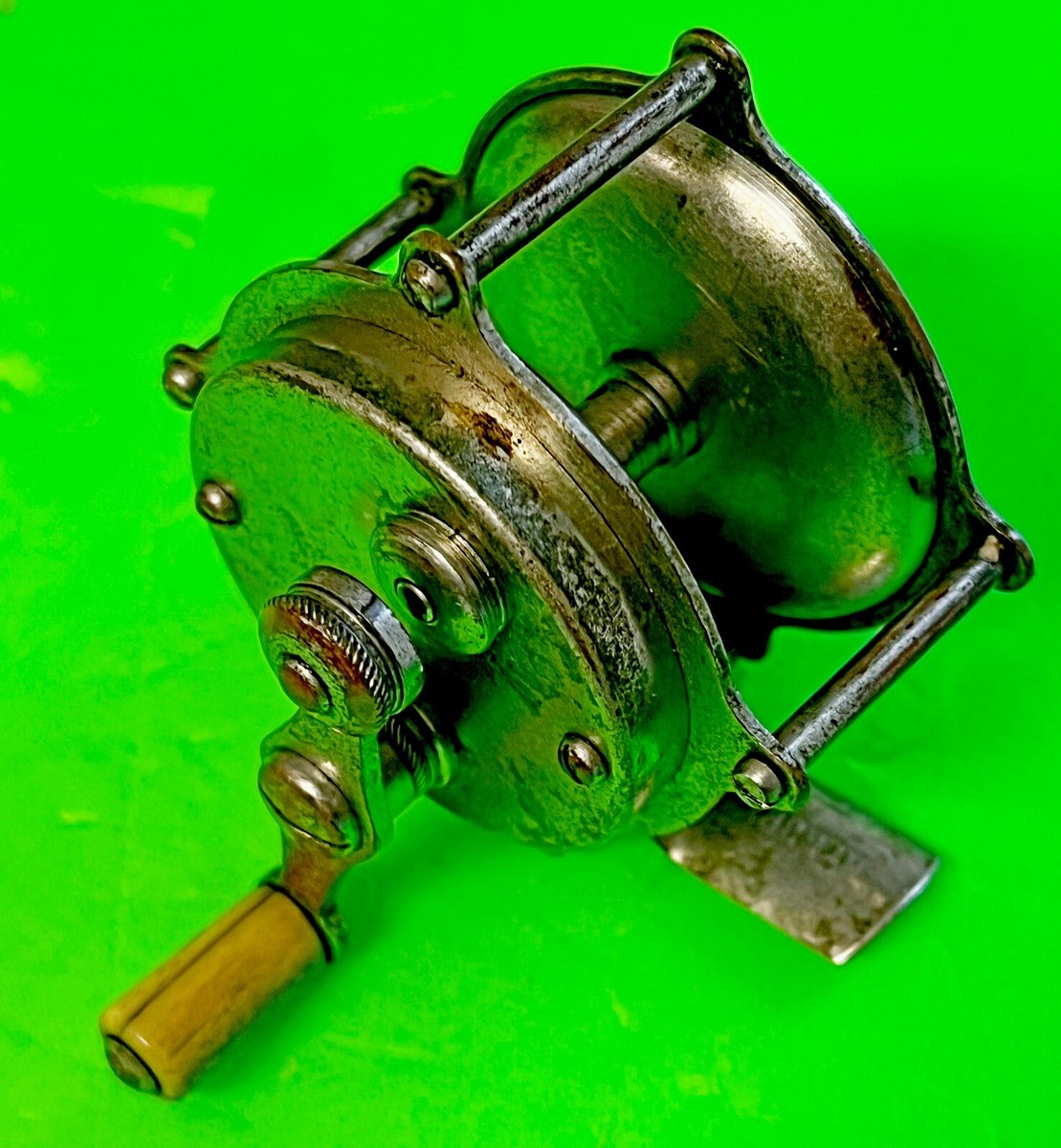 antique and classic fishing reels Nice Rare Collector Antique Hendryx Raised Pillar 80 Fishing Reel