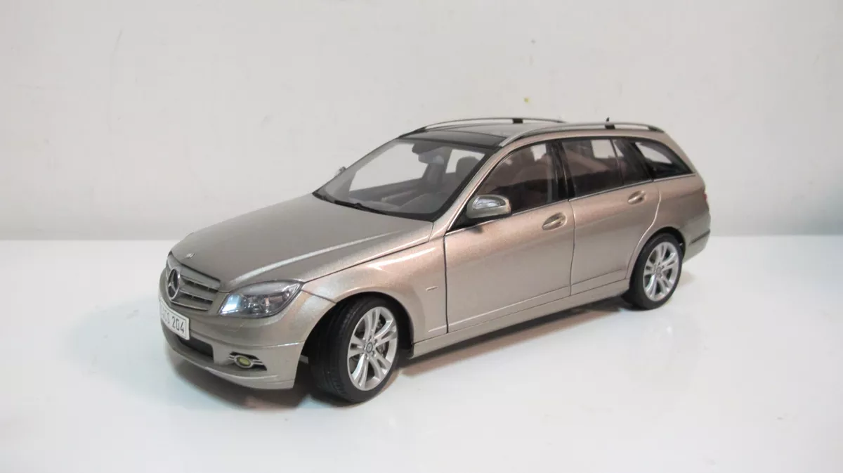 1:18 AUTOART MERCEDES BENZ C KLASSE W204 AVANTGARDE SAND DIECAST CARS  DEALER BOX