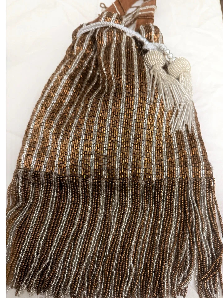 Bolso de Mano Indian Potli Marrón y Plata Cuentas Cordón Cuentas Recipiente y Mango Foto 4 de 4