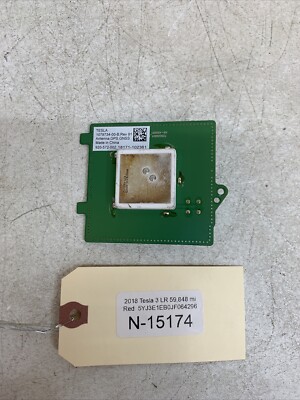  17-22 TESLA 3 GPS NAVIGATION ANTENNA MODULE GNSS UNIT 1079734-00-B 15174 B133