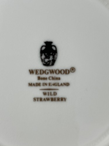 WEDGWOOD Wild Strawberry Round Ribbed Trinket Box W/Lid Bone China England - Afbeelding 7 van 7