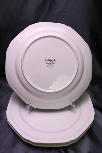 Mikasa Antique White Bone China 10 3/4 " Dinner Plates Set of 3 - Picture 3 of 3