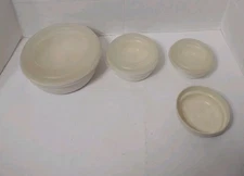 Lot: Vtg Anchor Hocking 1, 2 & 6 Cup Foodkeepers 4 Bowls w/3 Lids Oven Freezer +