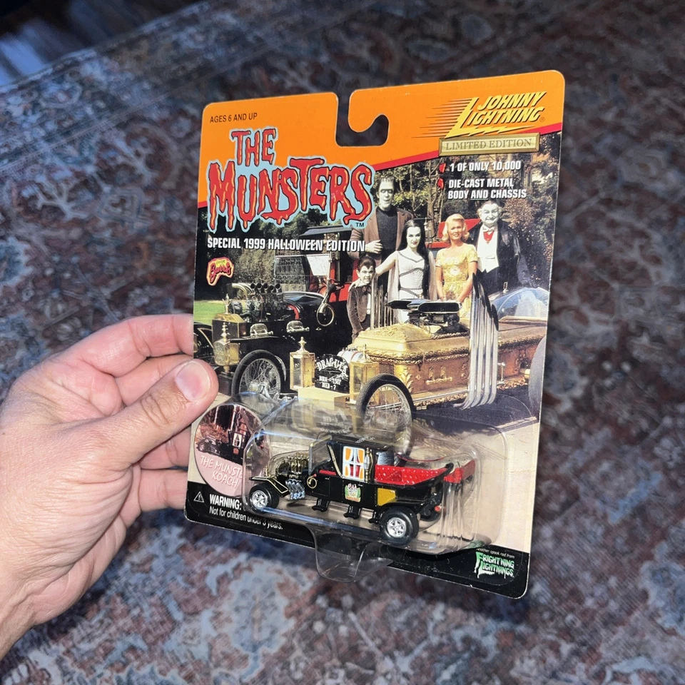 Винтажный 90-х новый Johnny Lightning 1999 Halloween The Munsters Munster Koach литой - Изображение 4 из 4