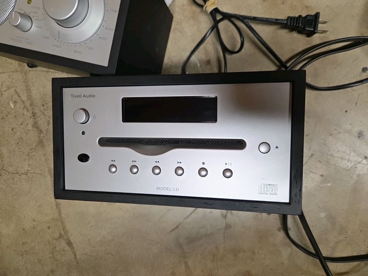 Tivoli Audio Model Two CD AM/FM Stereo Radio Henry Kloss tested