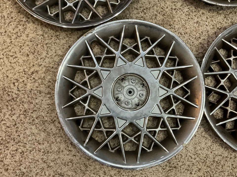 Tapacubos Ford Crown Victoria 1998 1999 2000 2001 16" como está (4) Foto 4 de 4