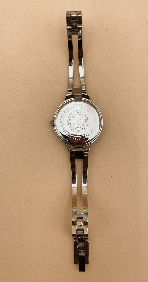 Reloj pulsera brazalete de acero inoxidable con esfera azul para mujer Anne Klein 1441BLSV Foto 4 de 4