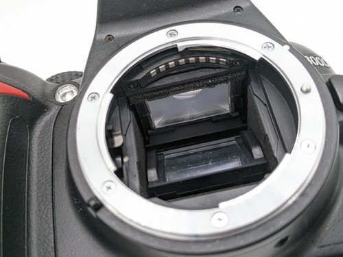 Nikon D3000 DSLR Camera with LCD Screen, Excellent Condition, Used - Picture 5 of 8