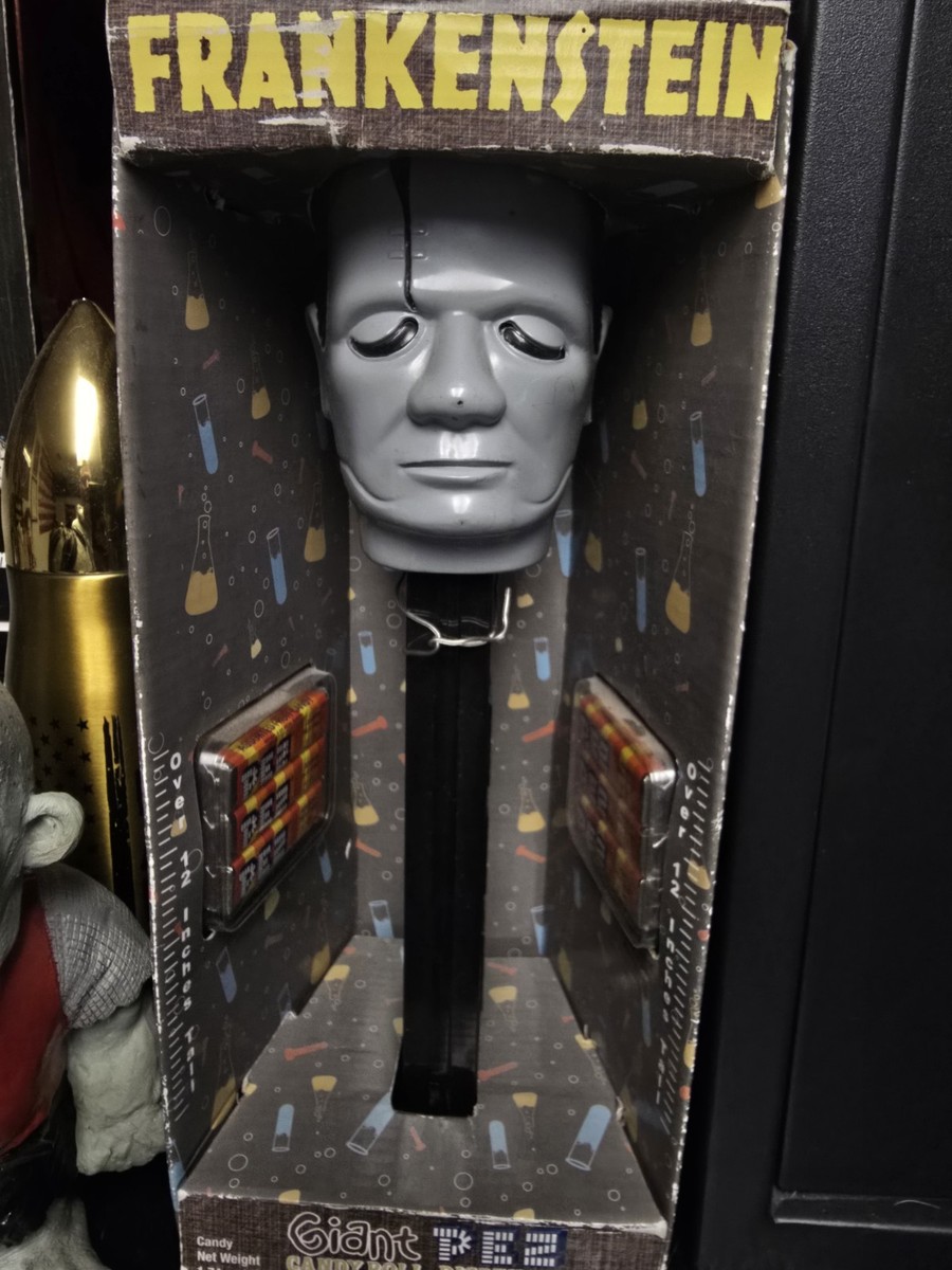 PEZ フランケンシュタイン　ペッツ Vintage Frankenstein Light Up Sound Giant Pez Dispenser