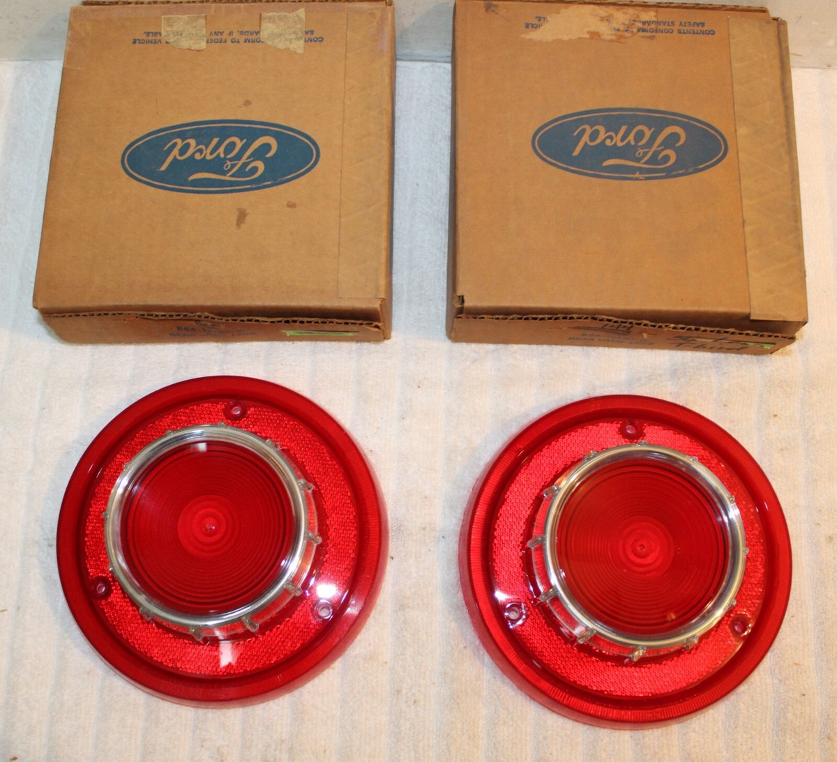 1956 Ford Car Custom Fairlane 500 Thunderbird ORIG NOS L+R REAR