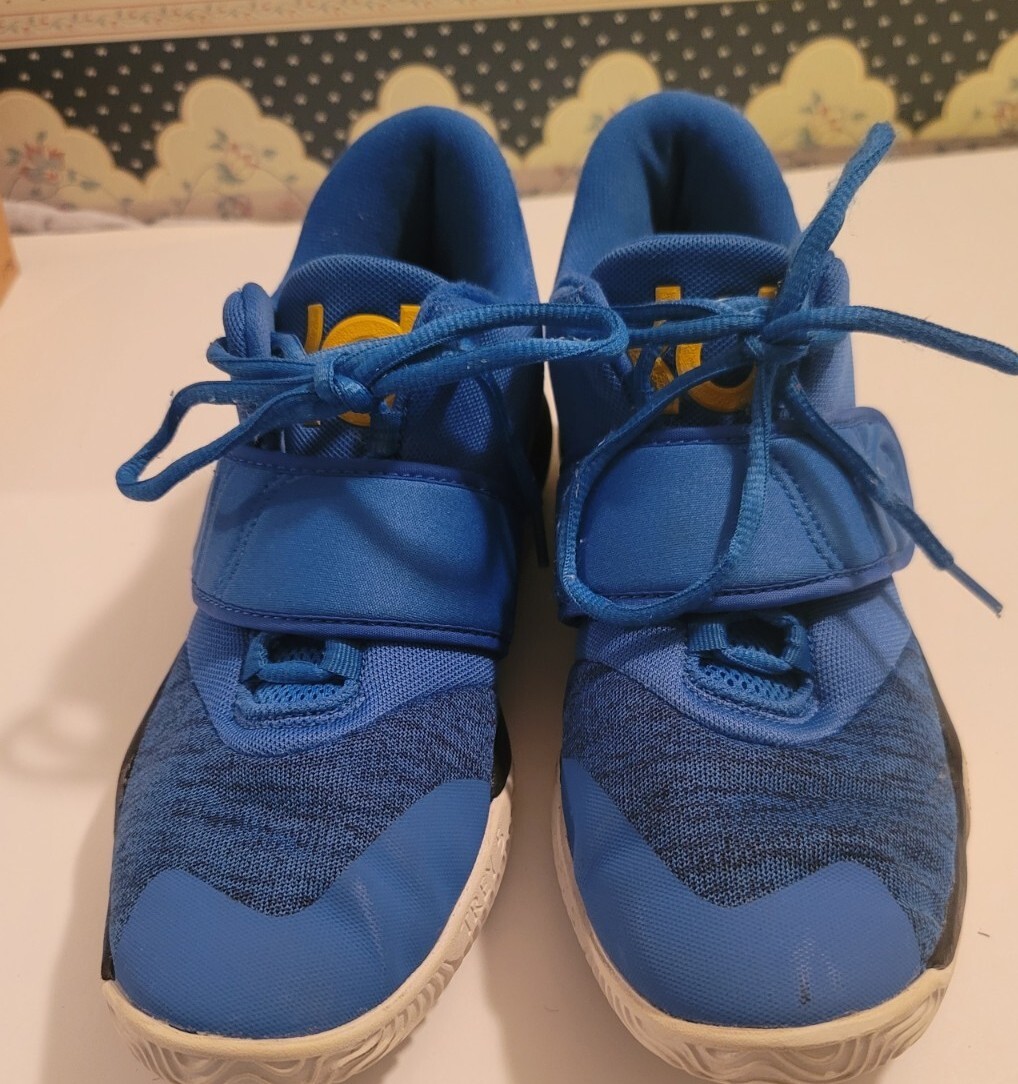 nike basketball shoes size 5.5