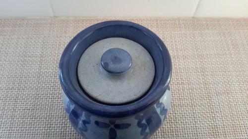 Handmade Hand Painted Ceramic Covered Dish Jar Blue Signed On Bottom Pre-owned - Picture 7 of 11