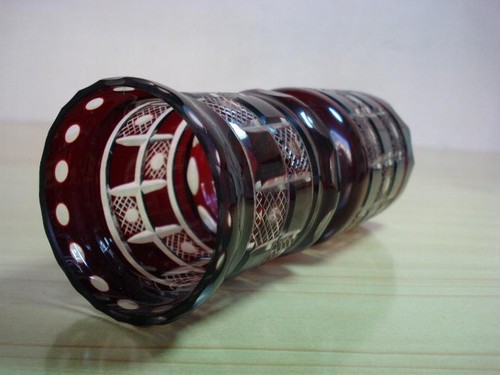 1950s ANTIQUE RED CRYSTAL GLASS DECORATIVE FLOWER VASE - Picture 3 of 5