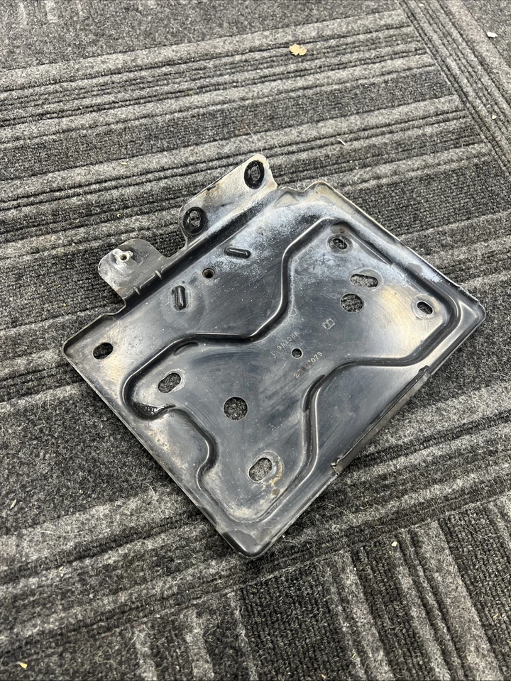 07-14 TAHOE DRIVERS BANDEJA BATERÍA LADO IZQUIERDO 25826079  Foto 2 de 4