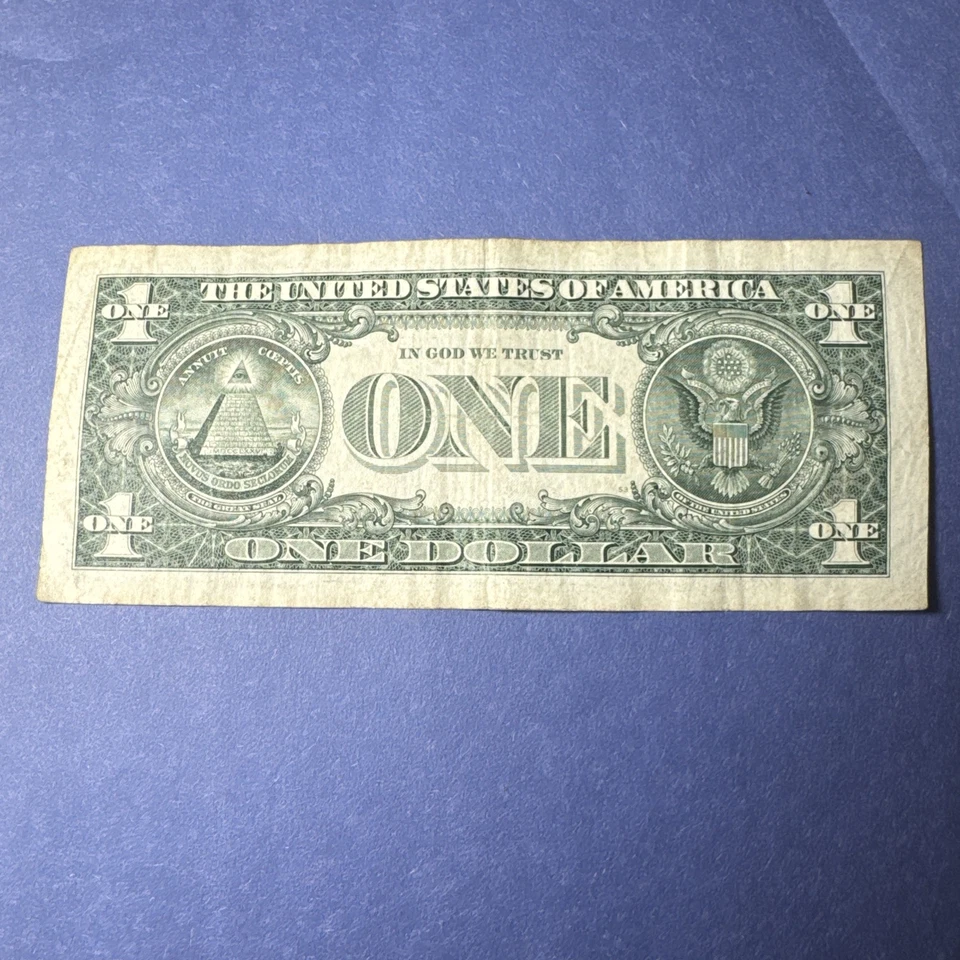 Банкнота номиналом один доллар 1977 года с годовщиной рождения класс фантазийный серийный номер A01977757A - Изображение 3 из 3