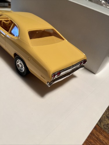 1975 Dodge Dart Sport Plastic Promo Model 1/25 Scale Yellow Blaze With Box - Picture 12 of 15