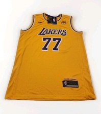 Los Angeles Lakers Collecting and Fan Guide 17