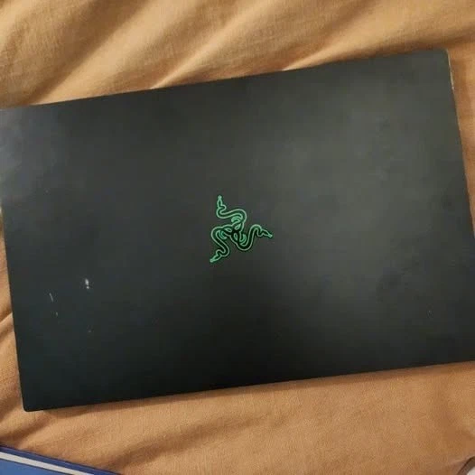 Razer Blade 15 (mediados de 2021) RTX 3060, Pantalla 15.6" 144hz, intel core i7-11800H Foto 2 de 4