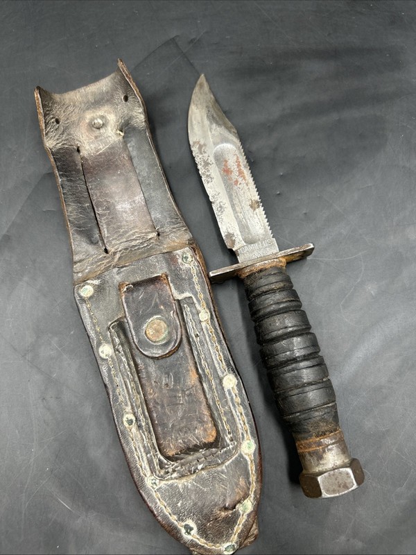 Vintage Camillus NY Survival Combat Fighting Knife W/leather Sheath. ML