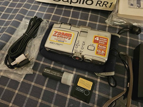 Vintage Ricoh Caplio RR1 4MP Digital Camera X3 Zoom Bundle Great Condition - Picture 2 of 24