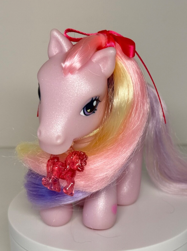 2003 MLP G3 Pink Rainbow Pony Fluttershy with Brush & Charm Light Variant - Picture 18 of 21