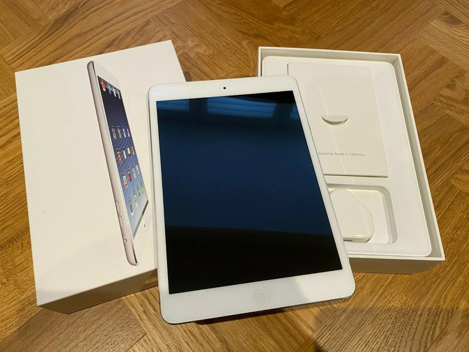 Apple iPad Mini 1st Generation 16gb Silver White Boxed in Excellent Condition - Image 3 of 4