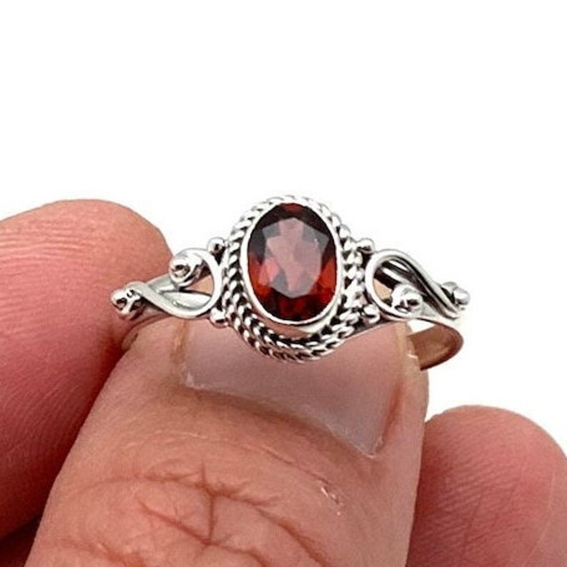 Oval Cut Red Garnet Oval Cut 925 Sterling Silver Vintage Promise - Main Image
