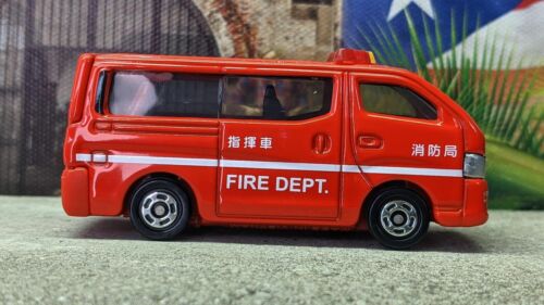 TOMICA NISSAN NV350 CARAVAN 1/69 SCALE LOOSE ROAD SIGN SERIES NO.06 USA STOCK!!! - 第 2/7 張圖片