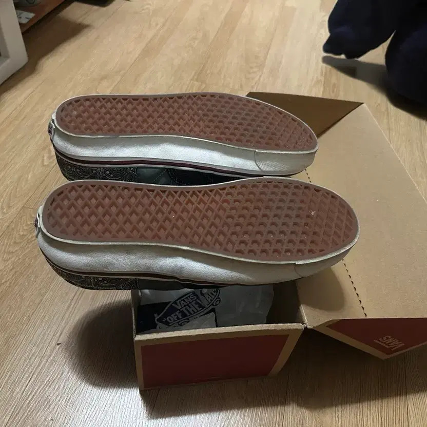 Vans Authentic 44 DX Patchwork Sneakers - Size 275 - image 2