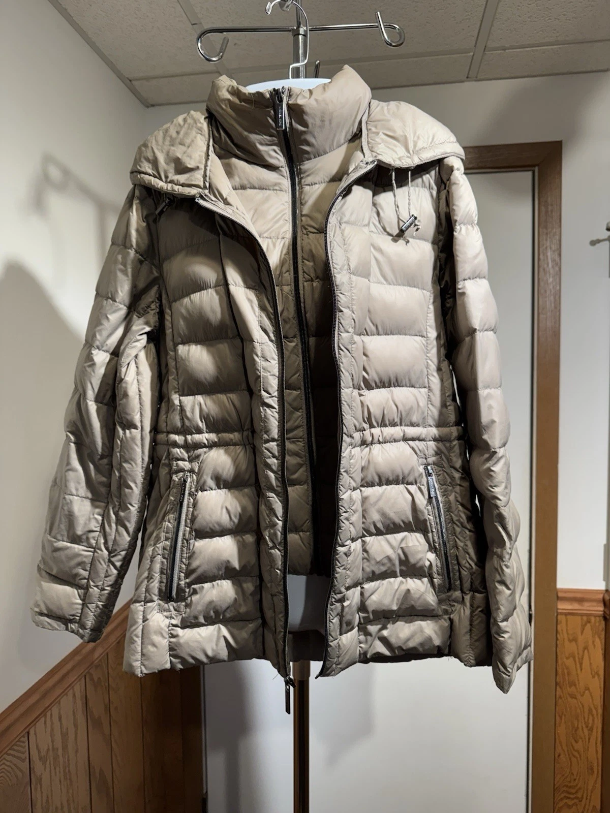 Giacca imbottita Michael Kors donna beige leggera DBL zip med usata