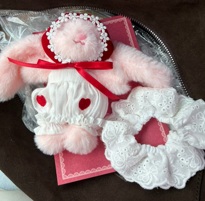 新作 Cream Bunny Star 新品タグ付き Starbucks Korea 2026 Valentine Love Bunny CHOUCHOU PLUSH Keyring