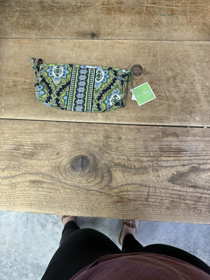 NWT Vera Bradley CAMBRIDGE GREEN Small Bow Cosmetic Bag Vinyl Lined Blue - Image 2 of 4