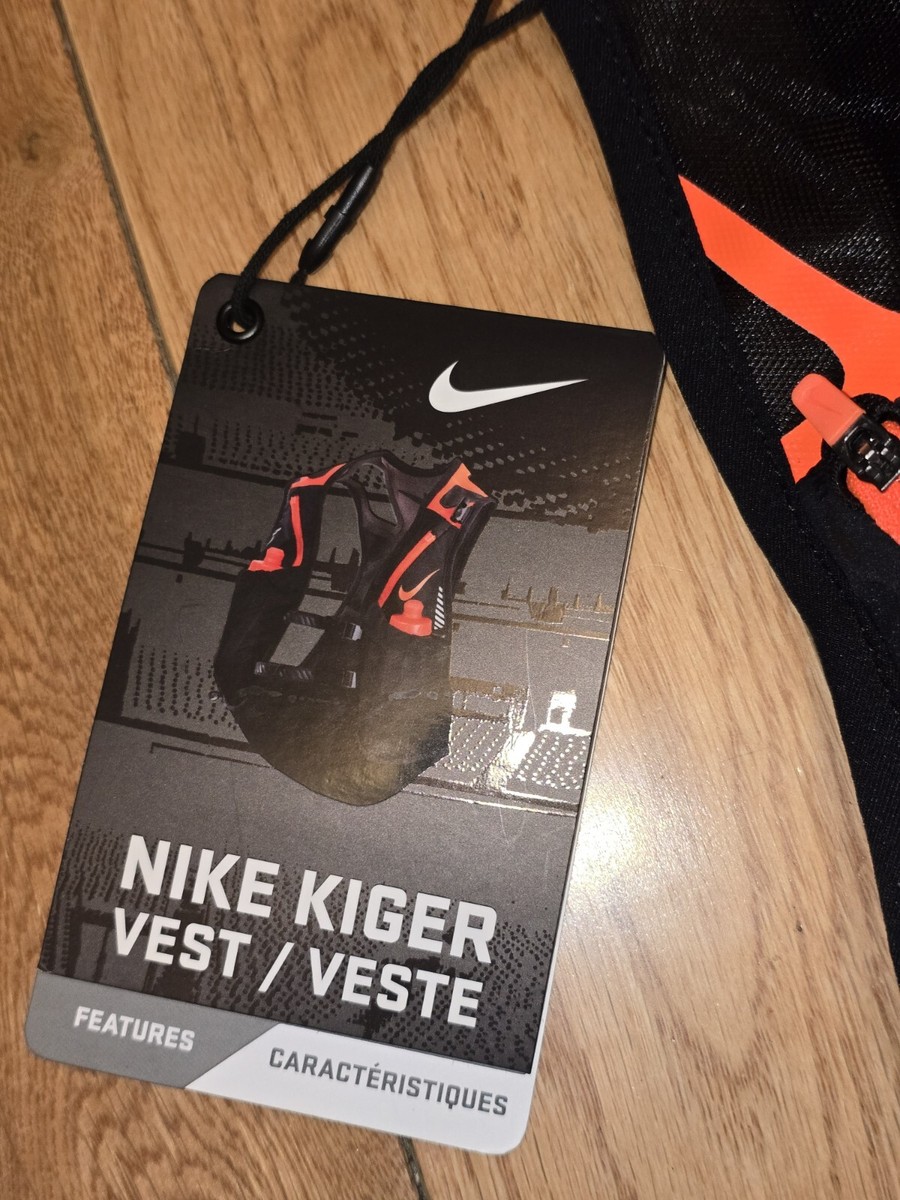 Nike Trail Kiger Vest 2.0 Hydration With 2 Ergonomic 10oz