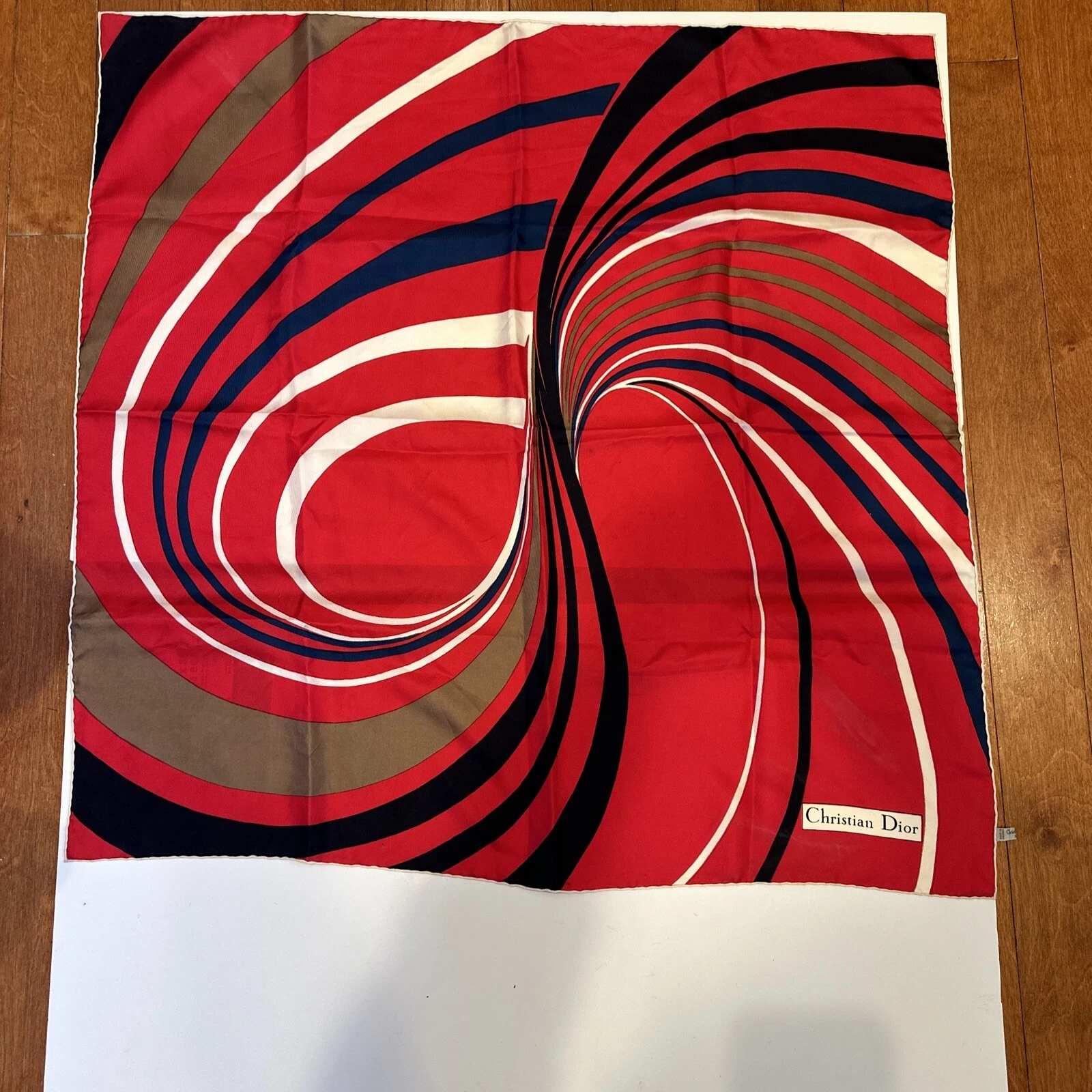 Authentique Foulard Christian Dior soie 30x 30 Laminé à la Main France