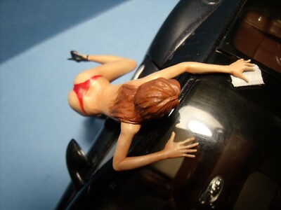 Figurine 1/18 Girl Helena Vroom a Peindre for Minichamps Ertl Mattel