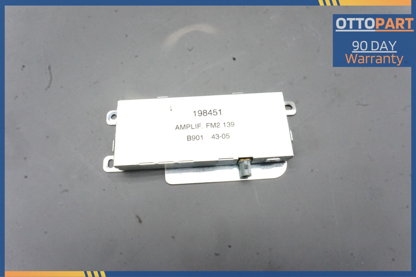 Maserati Quattroporte 2003-2012 Front Left Lower Antenna amplifier P/N 198451