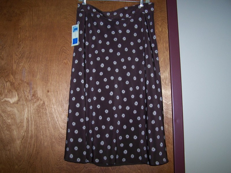 COVINGTON Lined Full Skirt Sz 12 Daisies on Brown Background NEW NWT Orig. $36
