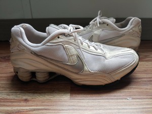 nike shox cream