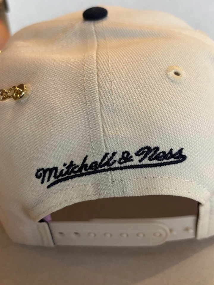 Topps X Tapas Wade Boggs Player Chase Serie 2 Dije Pro Pellizco Medias Rojas Sombrero Raro Foto 4 de 4