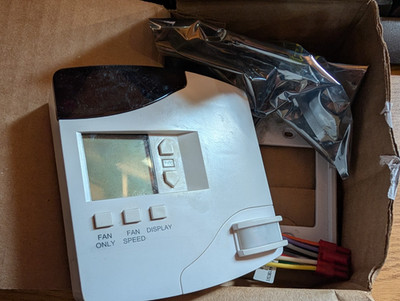Honeywell INNCOM E528 Digital Thermostat E4-3 Smart HVAC Hotel Control