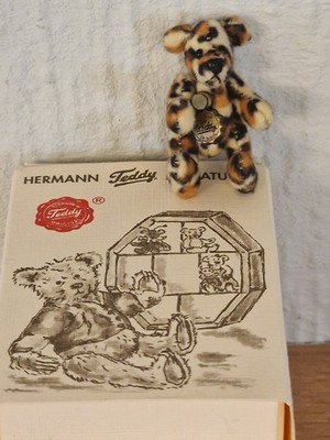 Original Hermann Teddy Miniatur, ca. 3,5 cm in seltener Tierfelldruck-Optik